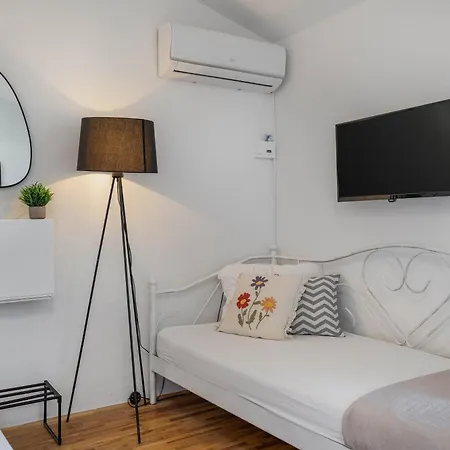 Marinic Apartment *